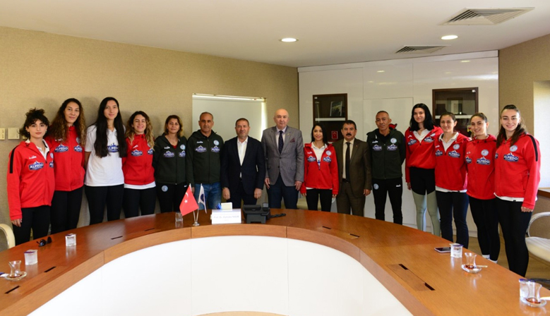 Sami Kervancıoğlu ve Alpedo Kahramanmaraş Voleybol Takımı Rektör Yasım’ı Ziyaret Etti
