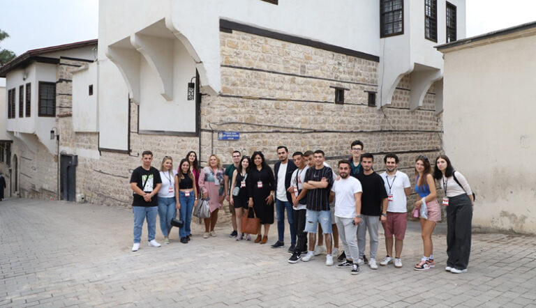 YABANCI ÖĞRENCİLER DULKADİROĞLU’NA HAYRAN KALDI