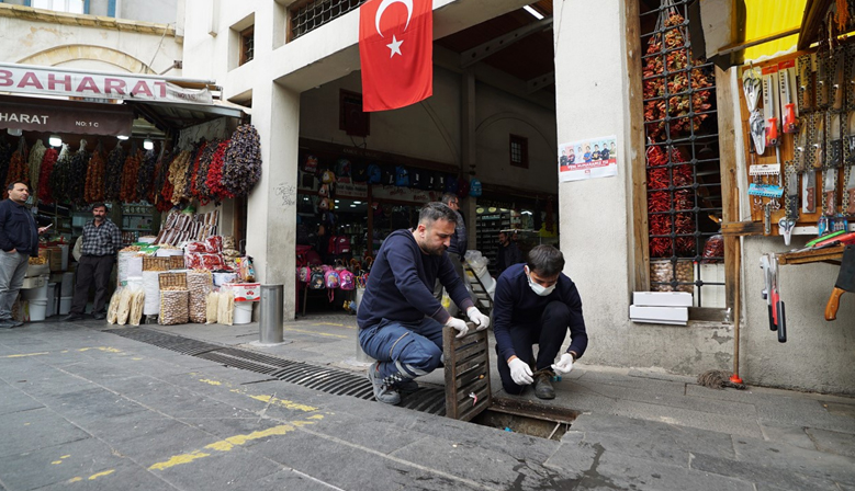 Büyükşehir İlaçlama Çalışmalarını Sürdürüyor