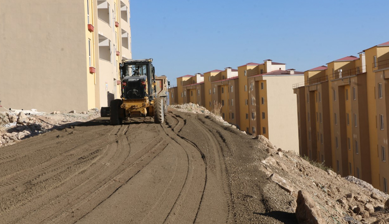 Büyükşehir Yıldızevler Konutları’nda Ulaşım Yatırımlarını Sürdürüyor