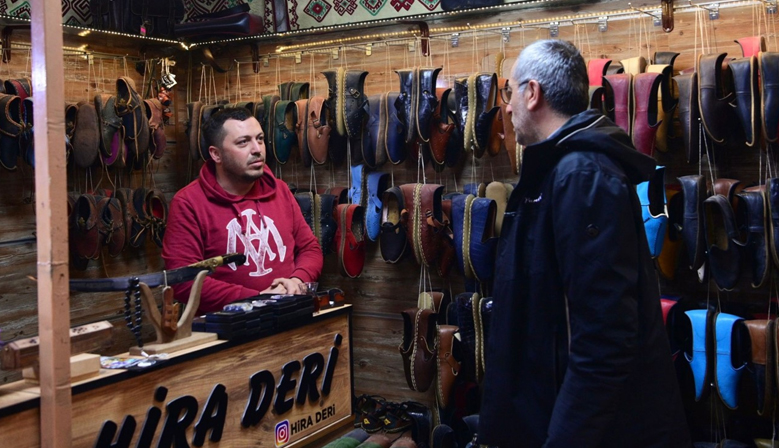 Kahramanmaraş’ta Esnaflar Kepenk Açmaya Başladı