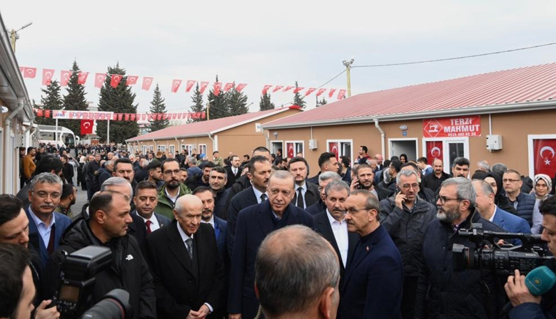Güngör, Cumhurbaşkanı Erdoğan ile Kocaeli Çarşısı’nı Ziyaret Etti