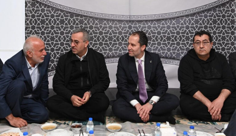 Başkan Güngör, İftar Programında Erbakan ile Bir Araya Geldi