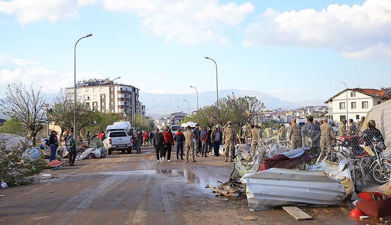 Kahramanmaraş’ta etkili olan hortum nedeniyle 1 kişi hayatını kaybetti, 44 kişi yaralandı