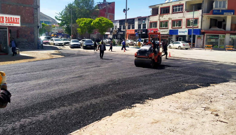 Büyükşehir, Elbistan’da Yol Yenileme Çalışmalarını Sürdürüyor