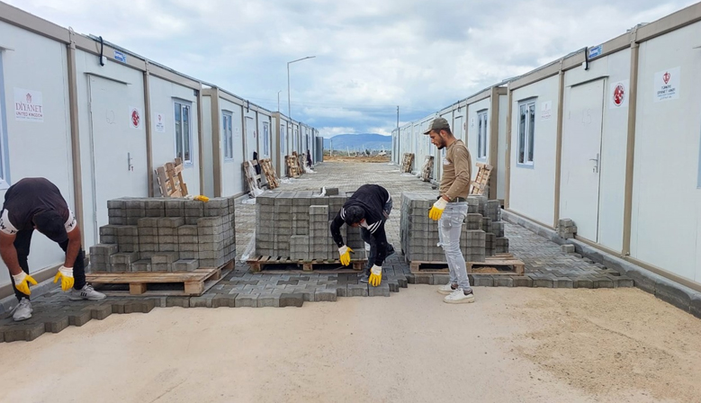 Büyükşehir, Göksun Konteyner Kent’te İmalatlarını Sürdürüyor