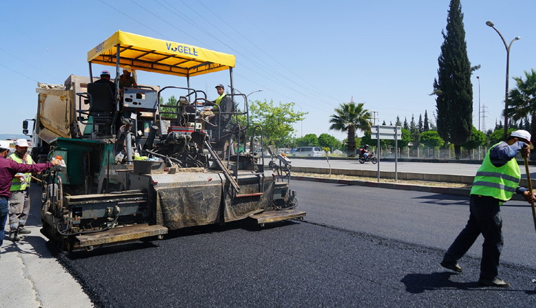 Büyükşehir, Servis ve Bağlantı Yollarını da Yeniliyor