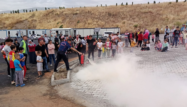 Depremzedeler Afetlere Karşı Bilinçlendiriliyor