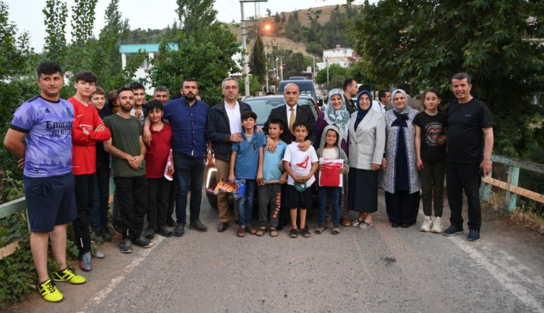 Kirişci ve Güngör, Türkoğlu’nda Vatandaşlarla Buluştu