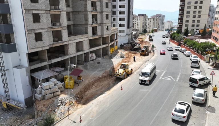 Kahramanmaraş’ta Alternatif Yollarda Genişletme Çalışmaları Sürüyor