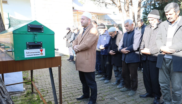 Kahramanmaraş’ta Enkaz altında kalan operatör toprağa verildi