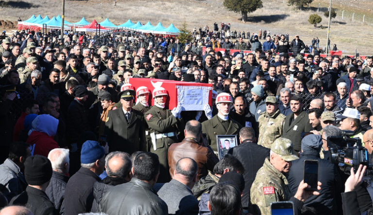 Şehit Gülmez’in Naaşı Toprağa Verildi
