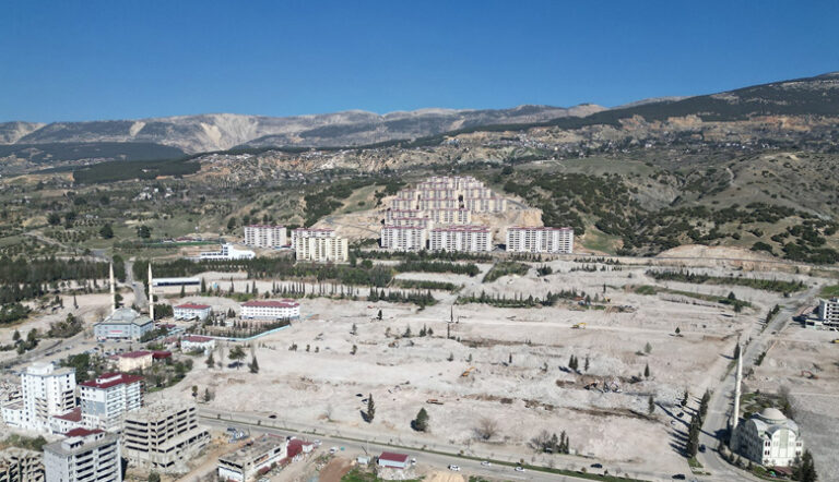 BAŞKAN AKPINAR’DAN DOĞUKENT, GÜNEŞEVLER VE GÜNEŞLİ KOCABAŞ KONUTLARI İLE İLGİLİ AÇIKLAMA