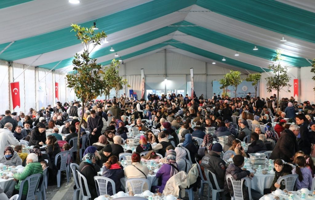 Kahramanmaraşlı Hayırsever İş İnsanından Büyük İftara davet