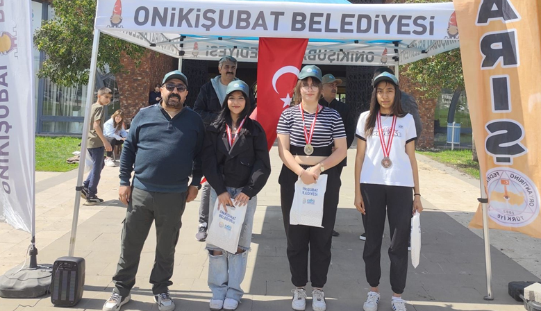 Oryantiring sporcuları bu kez kitapların izini sürdü
