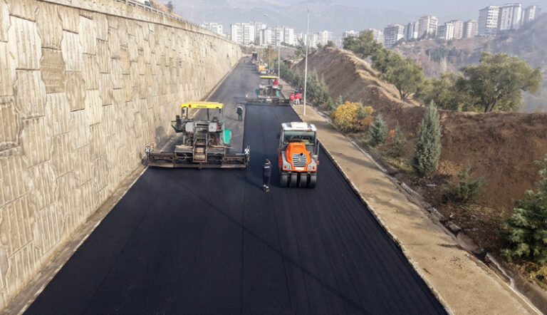 Sümbüllü Caddesi’nde Son Çalışmalar Yapılıyor
