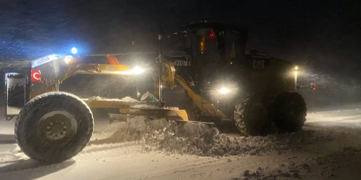ONİKİŞUBAT BELEDİYESİ KARLA MÜCADELEDE TEYAKKUZDA