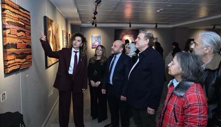 “Dört On Yedi- II” Karma Sergi Sanatseverlerin Yoğun İlgisi ile Açıldı
