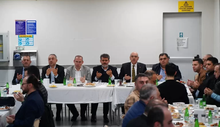 KSÜ Rektörü Prof. Dr. Mahmut Ak, Türkoğlu OSB İftar Programına Katıldı