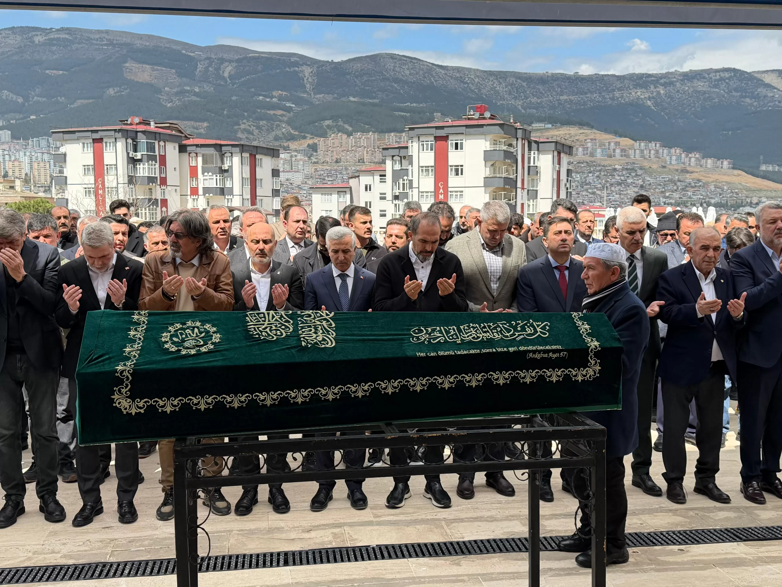 Ayşe Özdemir Dualarla Son Yolculuğuna Uğurlandı