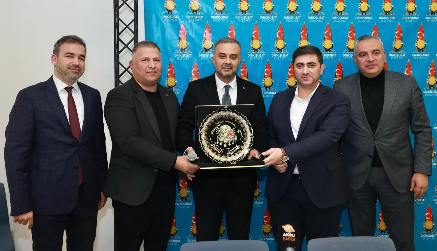 Başkan Toptaş, muhtarlarla iftar sofrasında buluştu