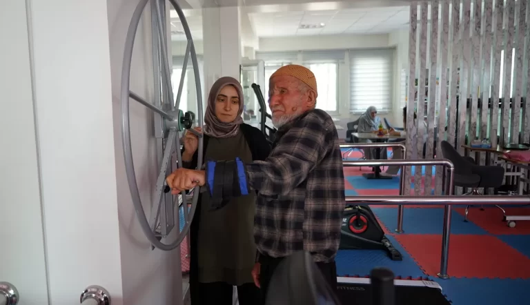 Kahramanmaraş’ta Aktif Yaşam Merkezi Yaşlıların Hayatına Değer Katıyor