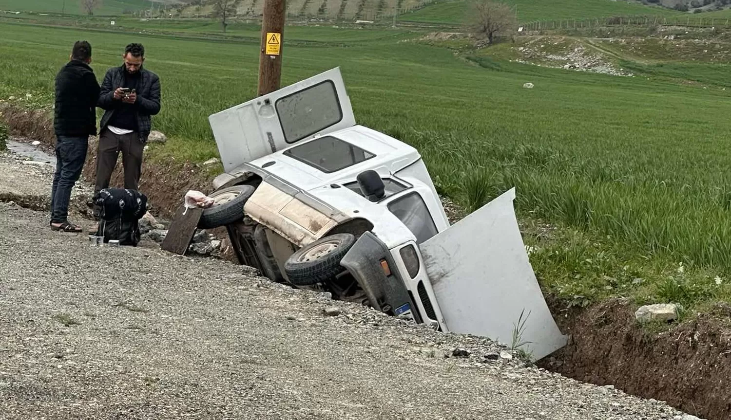Kahramanmaraş’ta Direksiyon Hakimiyetini Kaybeden Sürücü Kaza Yaptı