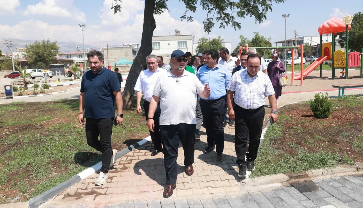 BAŞKAN AKPINAR KARAZİYARET’TE PRESTİJ SOKAK PROJESİNİ İNCELEDİ