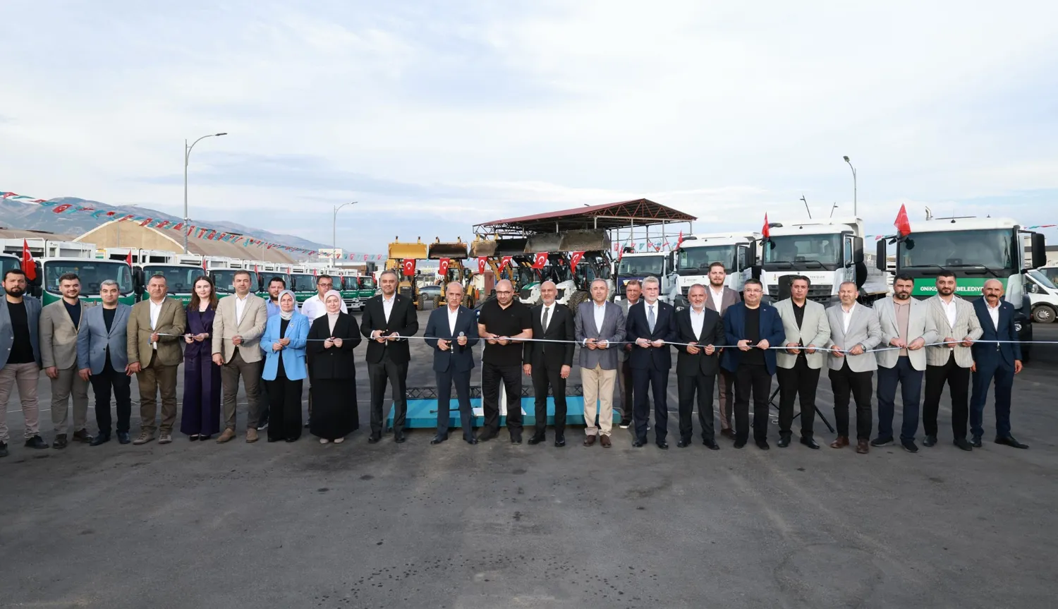 Onikişubat Belediyesi’nin 200 Milyon TL’lik yatırımla 30 yeni hizmet aracı göreve başladı