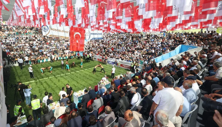 BERTİZ’DE 30. GELENEKSEL BERTİZ BOYALI ŞALVAR GÜREŞLERİNE YOĞUN İLGİ