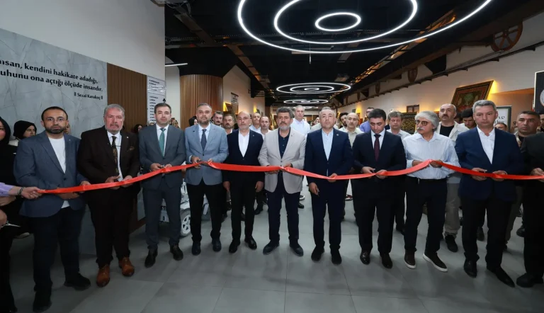 Kâbe Örtüleri ve Mukaddes Emanetler Onikişubat’ta ziyarete açıldı